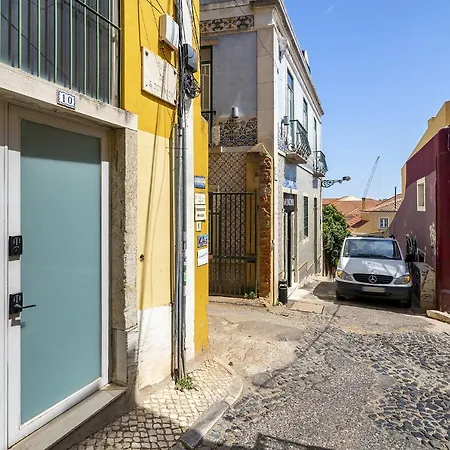 Appartamento Whome 1-bedroom Loft Perfect To Explore Lisbona